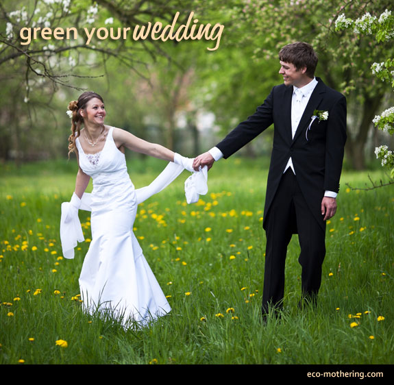 green-wedding-couple