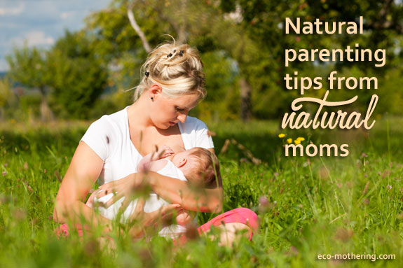 mom breastfeeding outside