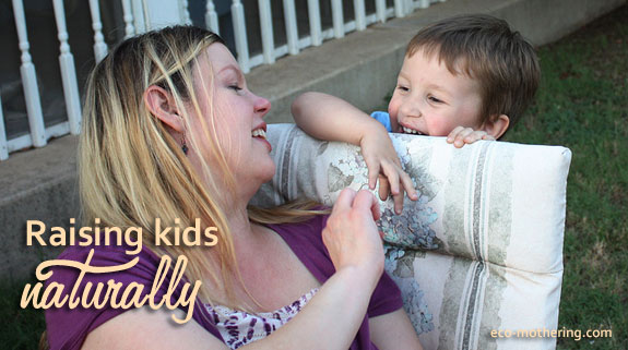 mom-playing-with-toddler